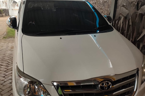 2013 Toyota Innova DIESEL E 2.5 AT
