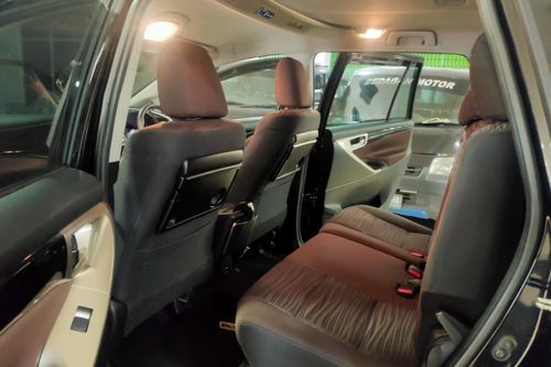 2022 Toyota Innova 2.4L V Diesel AT bekas