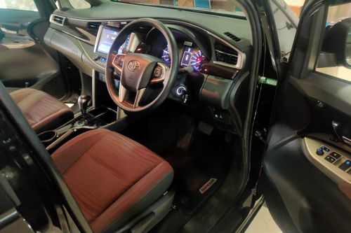 2022 Toyota Innova 2.4L V Diesel AT bekas