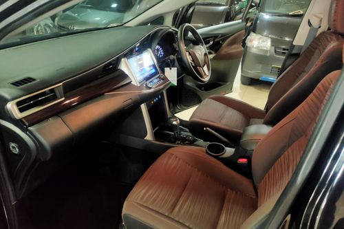 2022 Toyota Innova 2.4L V Diesel AT bekas