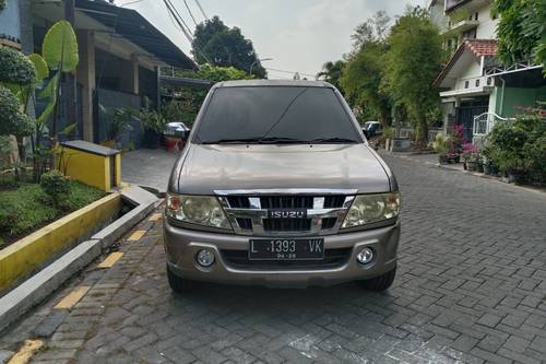 2010 Isuzu Panther LS Turbo 2.5L MT