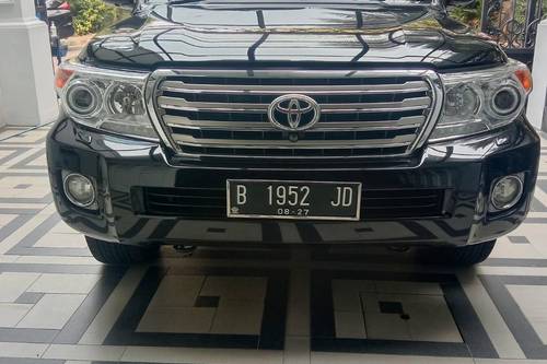 2012 Toyota Land Cruiser  200 LM FULL SPEC 4.5 AT bekas