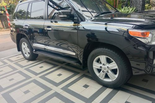 2012 Toyota Land Cruiser 200 LM FULL SPEC 4.5 AT bekas