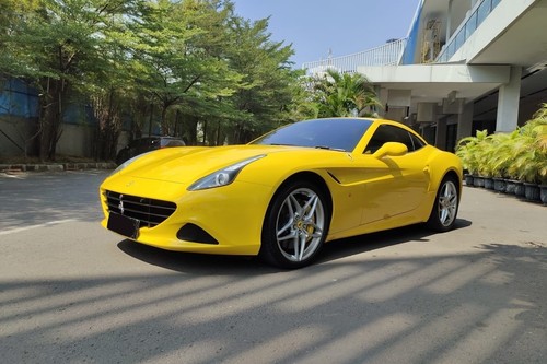 2015 Ferrari California T 4.3 AT tua