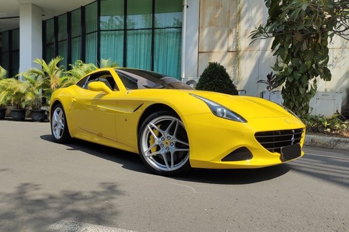 2015 Ferrari California T 4.3 AT bekas