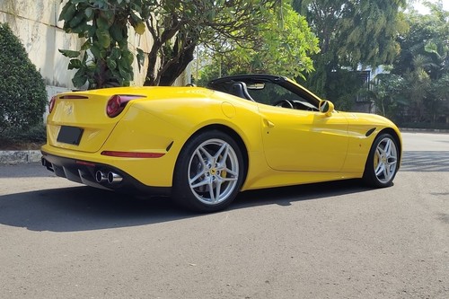 2015 Ferrari California T 4.3 AT bekas