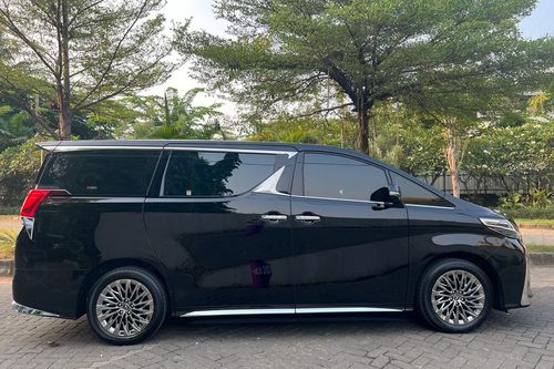 Used 2023 Lexus LM 350 (7-Seater)