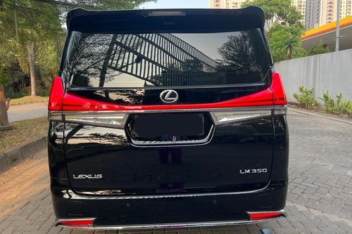 Second hand 2023 Lexus LM 350 (7-Seater) 