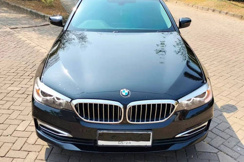 2018 BMW 5 Series Sedan  530i Luxury bekas