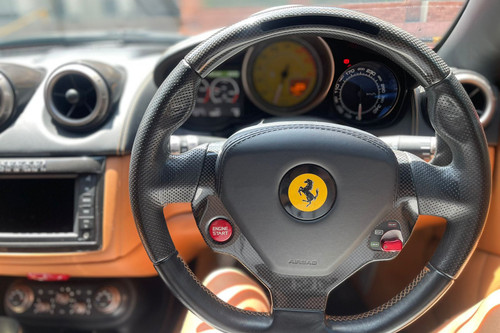 2013 Ferrari California T 90° V8 with direct fuel injection bekas