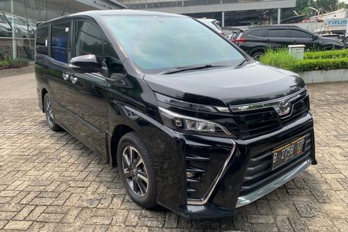 Second hand 2018 Toyota Voxy 2.0 CVT 