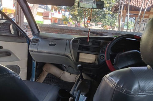 Dijual 2000 Toyota Kijang 2.4L LGX-D MT bekas