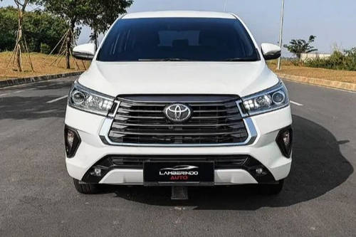 2021 Toyota Innova 2.4L V Diesel AT bekas