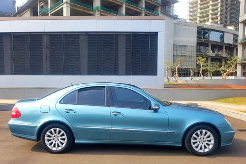 2003 Mercedes Benz E-Class E240At tua