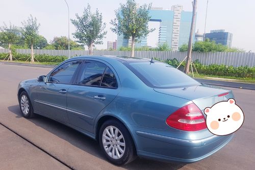2003 Mercedes Benz E-Class E240At bekas