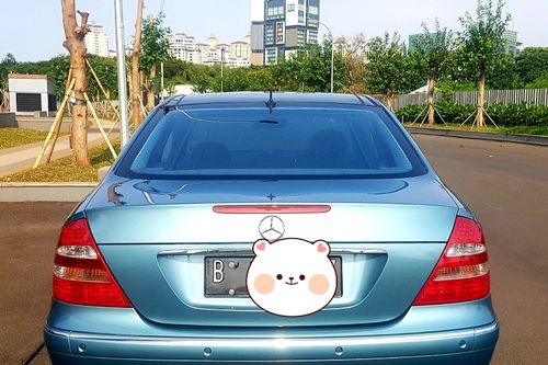 2003 Mercedes Benz E-Class E240At bekas