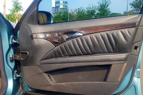 2003 Mercedes Benz E-Class E240At bekas