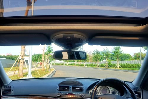 2003 Mercedes Benz E-Class E240At bekas