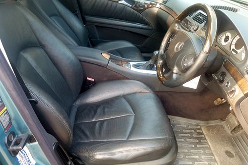 2003 Mercedes Benz E-Class E240At bekas