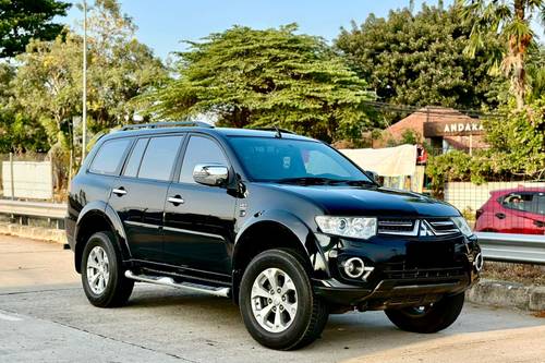 2013 Mitsubishi Pajero Sport  Dakar 4x2