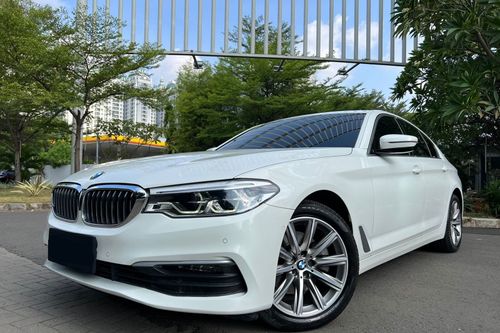 2020 BMW 5 Series Sedan  520i Luxury