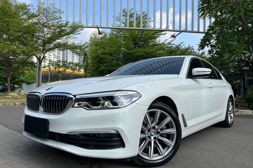 Used 2020 BMW 5 Series Sedan  520i Luxury