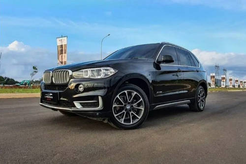 2015 BMW X5 XDRIVE 30i XLINE bekas