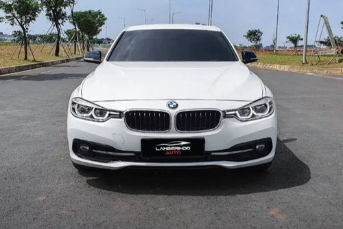 2018 BMW 3 Series Sedan 320i Sport bekas