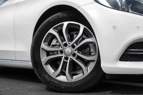 Old 2015 Mercedes Benz C-Class Sedan C 200 CGI Avantgarde