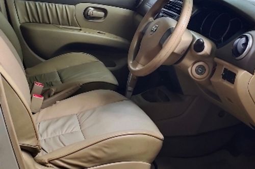 Dijual 2010 Nissan Grand Livina 1.5 Ultimate AT bekas