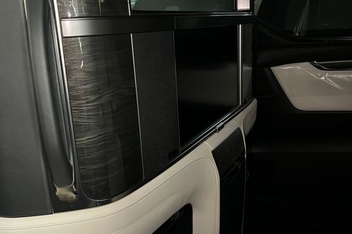 Old 2023 Lexus LM 350 (4-Seater)