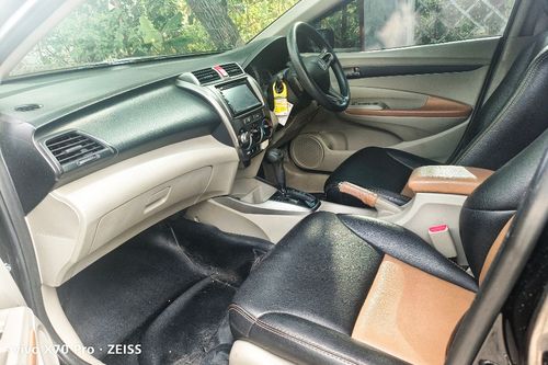 Old 2013 Honda City 1.5 S AT