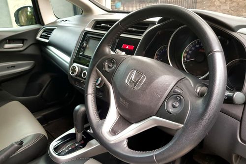 Dijual 2015 Honda Jazz RS CVT bekas