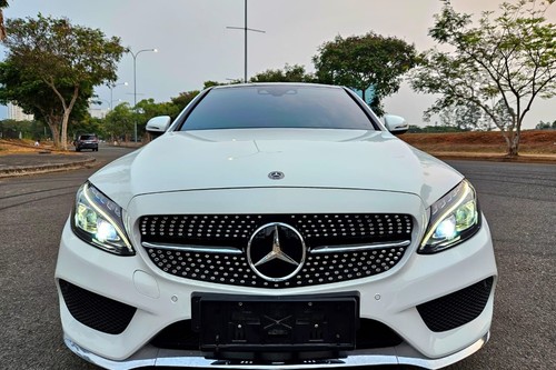 2017 Mercedes Benz C-Class Sedan C 300 AMG Line bekas