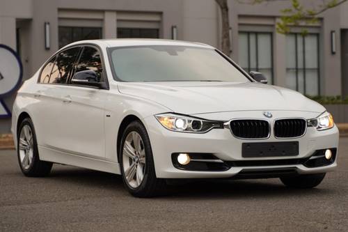 2013 BMW 3 Series Sedan 320i Sport bekas