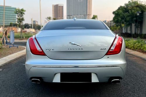 Old 2013 Jaguar XJL 3.0 V6 A/T