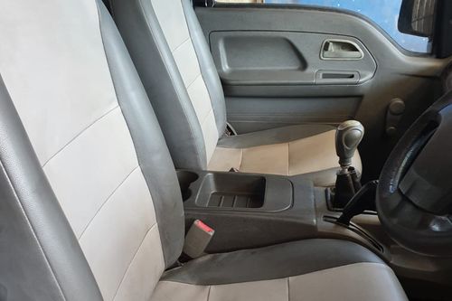 Old 2012 Toyota Hilux Double Cabin E 2.5L MT