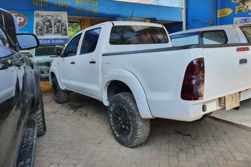 Used 2012 Toyota Hilux Double Cabin E 2.5L MT