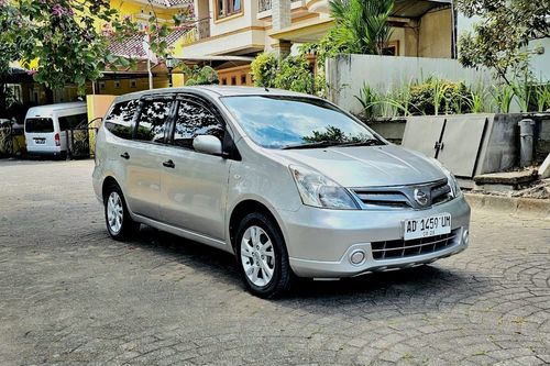 Second hand 2013 Nissan Grand Livina 1.5 SV MT 