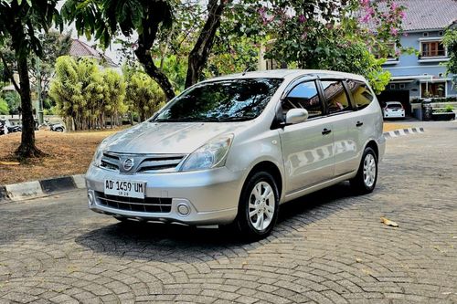 2nd Hand 2013 Nissan Grand Livina 1.5 SV MT