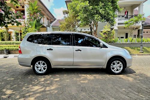 Old 2013 Nissan Grand Livina 1.5 SV MT