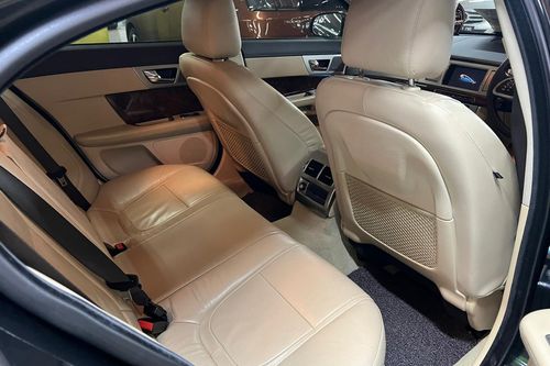 Dijual 2015 Jaguar XF 2.0 HSE bekas