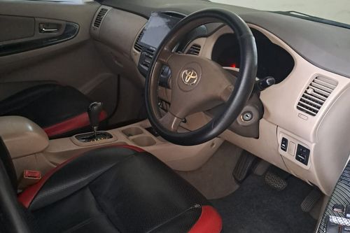 2005 Toyota Kijang Innova 2.0 V AT bekas