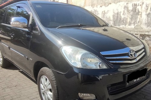 2010 Toyota Kijang Innova 2.0L G AT bekas
