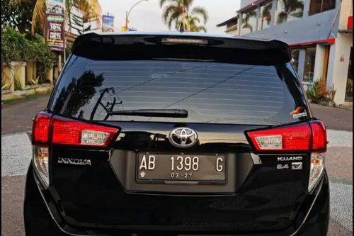 Dijual 2022 Toyota Innova 2.4L V Diesel AT bekas