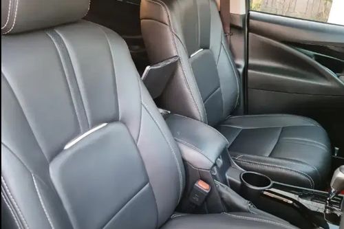 2022 Toyota Innova 2.4L V Diesel AT bekas