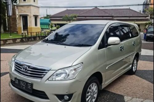 2012 Toyota Kijang Innova 2.0 V AT tua