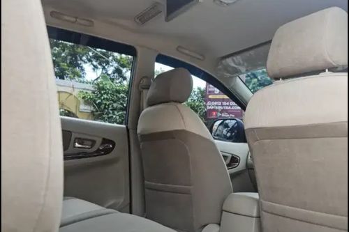 2012 Toyota Kijang Innova 2.0 V AT bekas