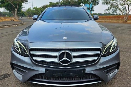2017 Mercedes Benz E-Class  E 300 AMG Line bekas