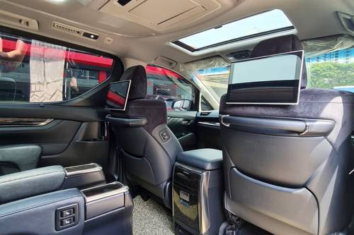 2015 Toyota Vellfire  2.4 ZG AT AUDIOLESS